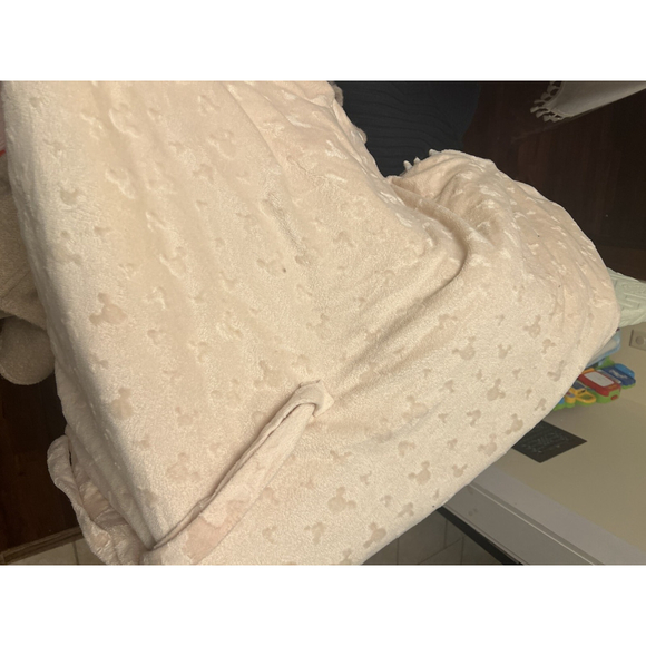 Baby Blanket Mickey Head Print With Hat And Tie - Warm-Cream Color- Used - Picture 7 of 8